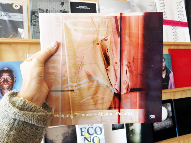 Wolfgang Tillmans  /  Abstract Picturesコメントありがとうございます